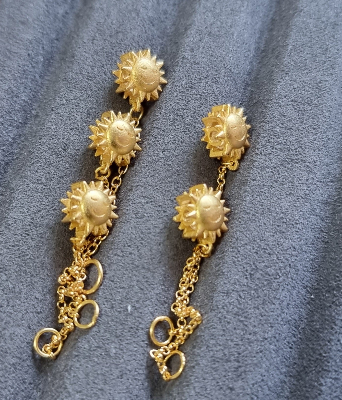 Smiley Sunshine with Chain in S925 Gold - Bleus Vault.C