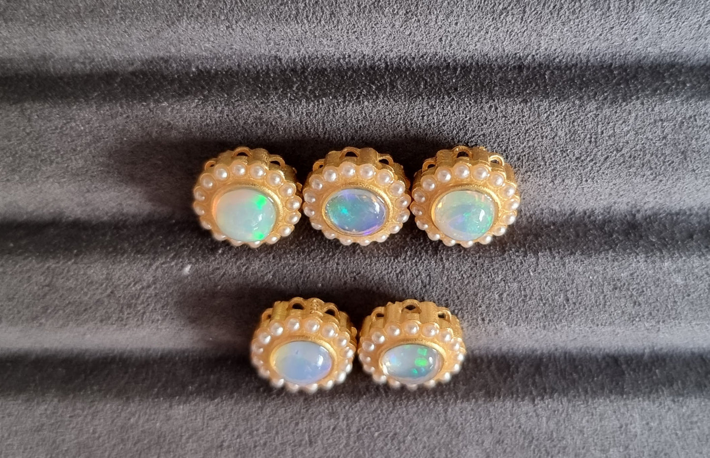 Opal Round in S925 Gold - Bleus Vault.C