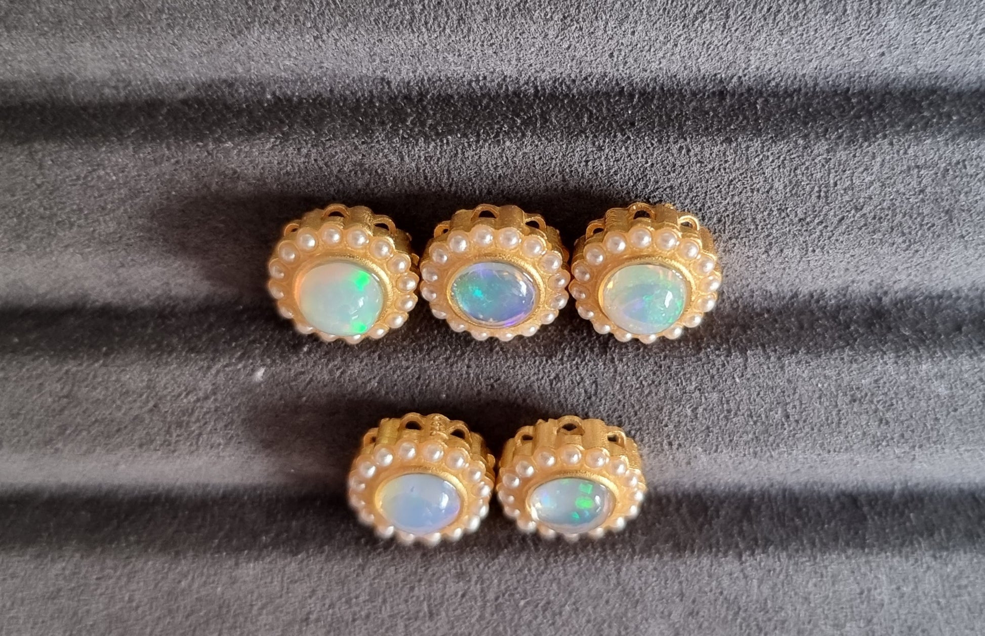 Opal Round in S925 Gold - Bleus Vault.C