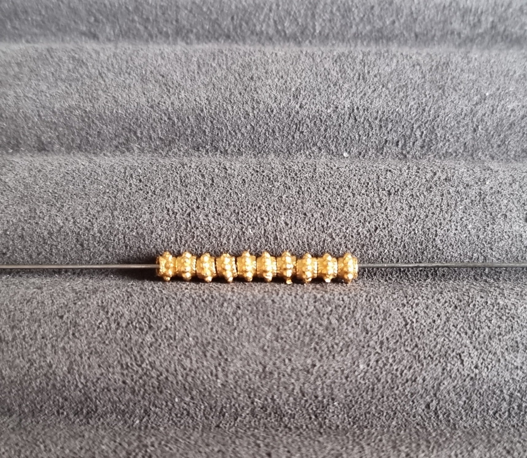 Eight Dotes Round Spacer in S925 Gold (Pkt of 10) - Bleus Vault.C