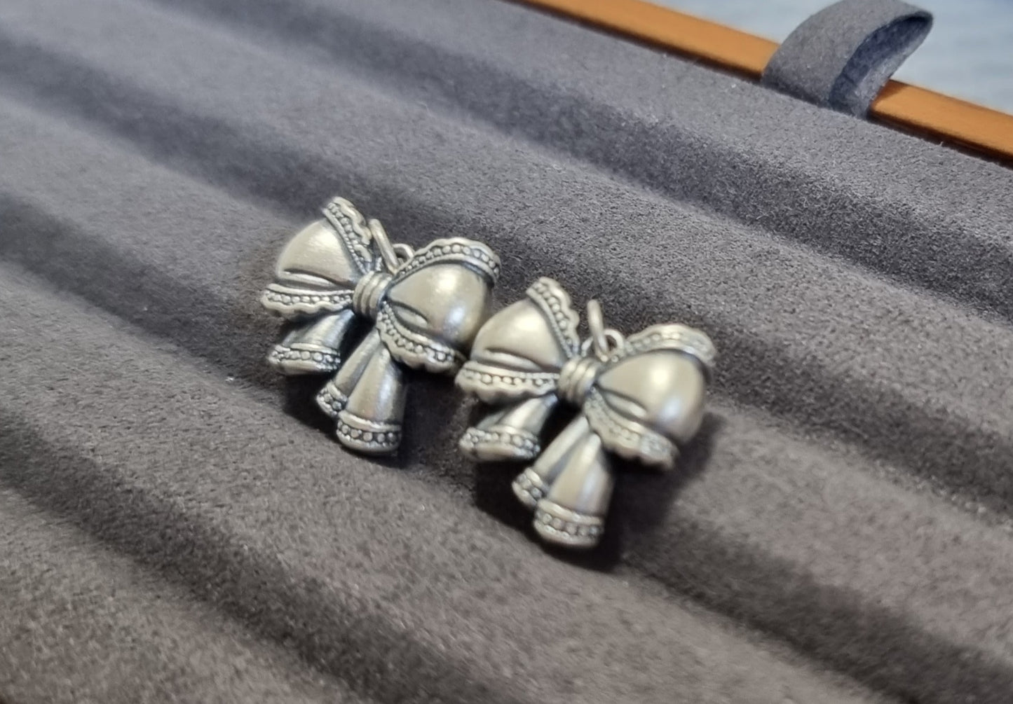 Ribbon Bow with loops in S999 Silver - Bleus Vault.C