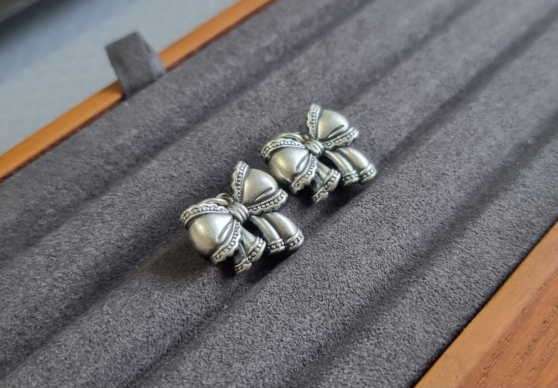 Ribbon Bow with loops in S999 Silver - Bleus Vault.C