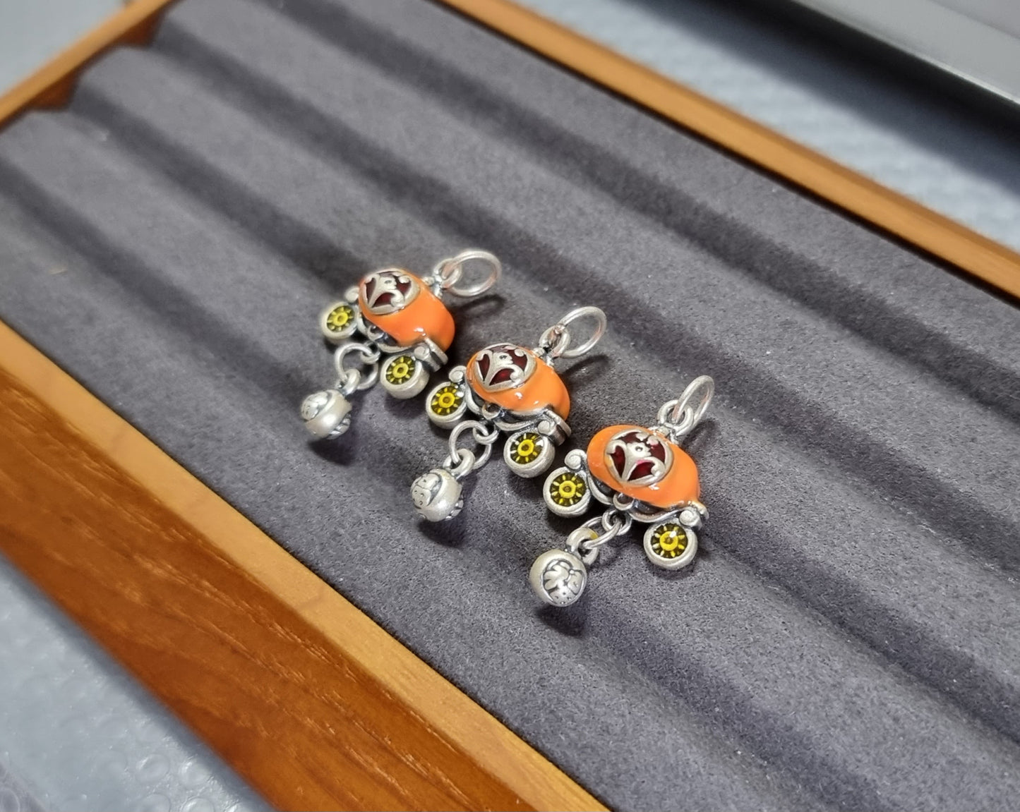 Pumpkin Carriage with Loops  S999 Silver - Bleus Vault.C