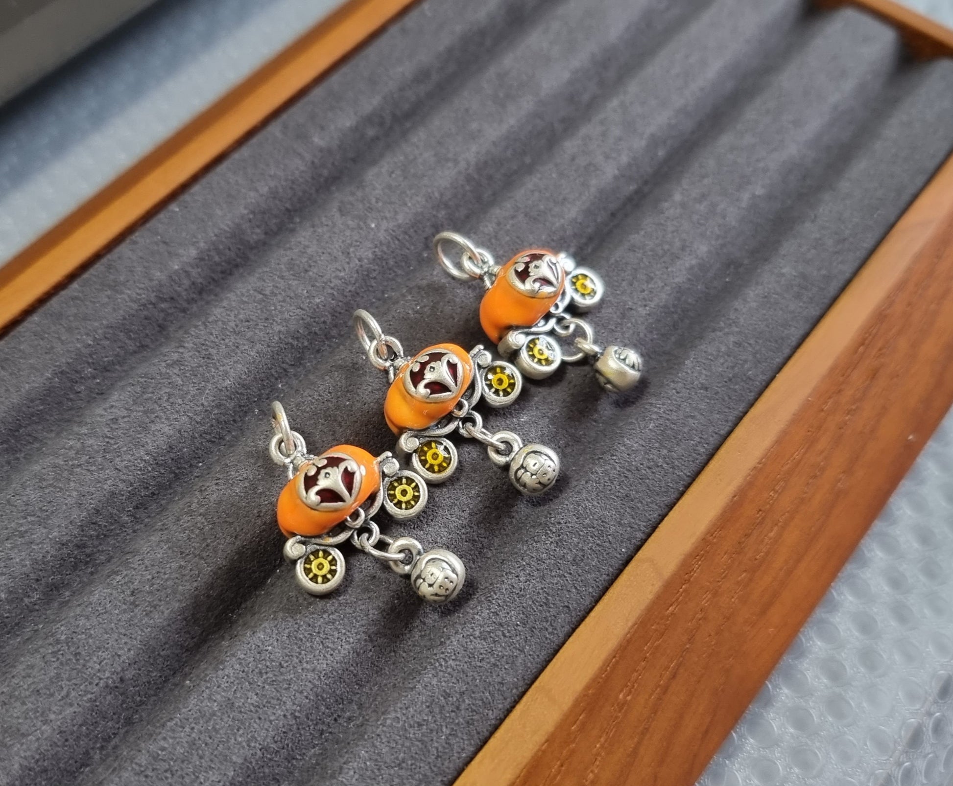 Pumpkin Carriage with Loops  S999 Silver - Bleus Vault.C