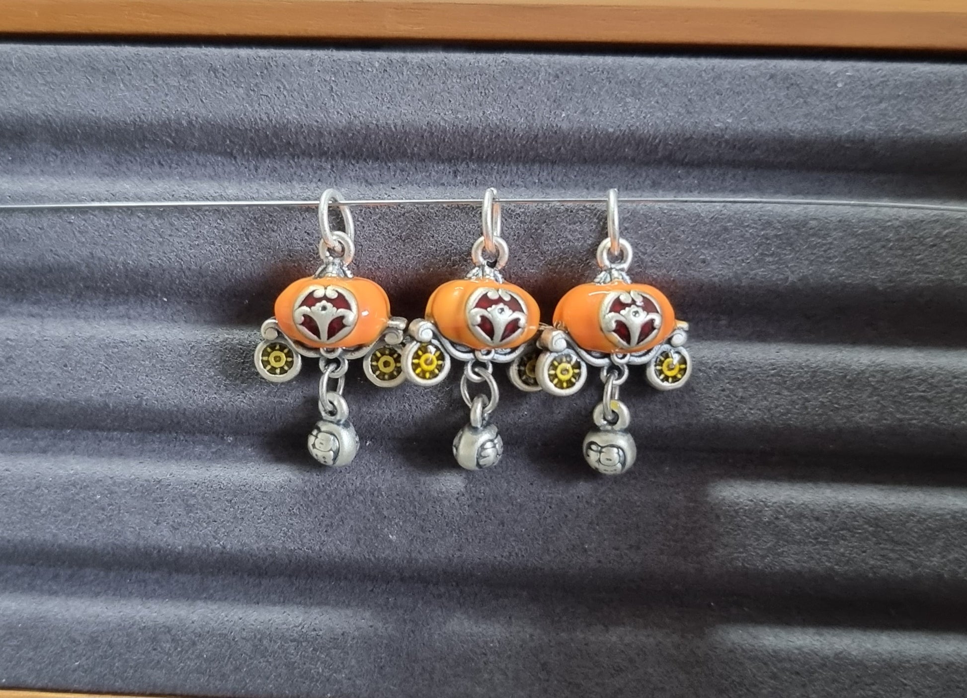 Pumpkin Carriage with Loops  S999 Silver - Bleus Vault.C