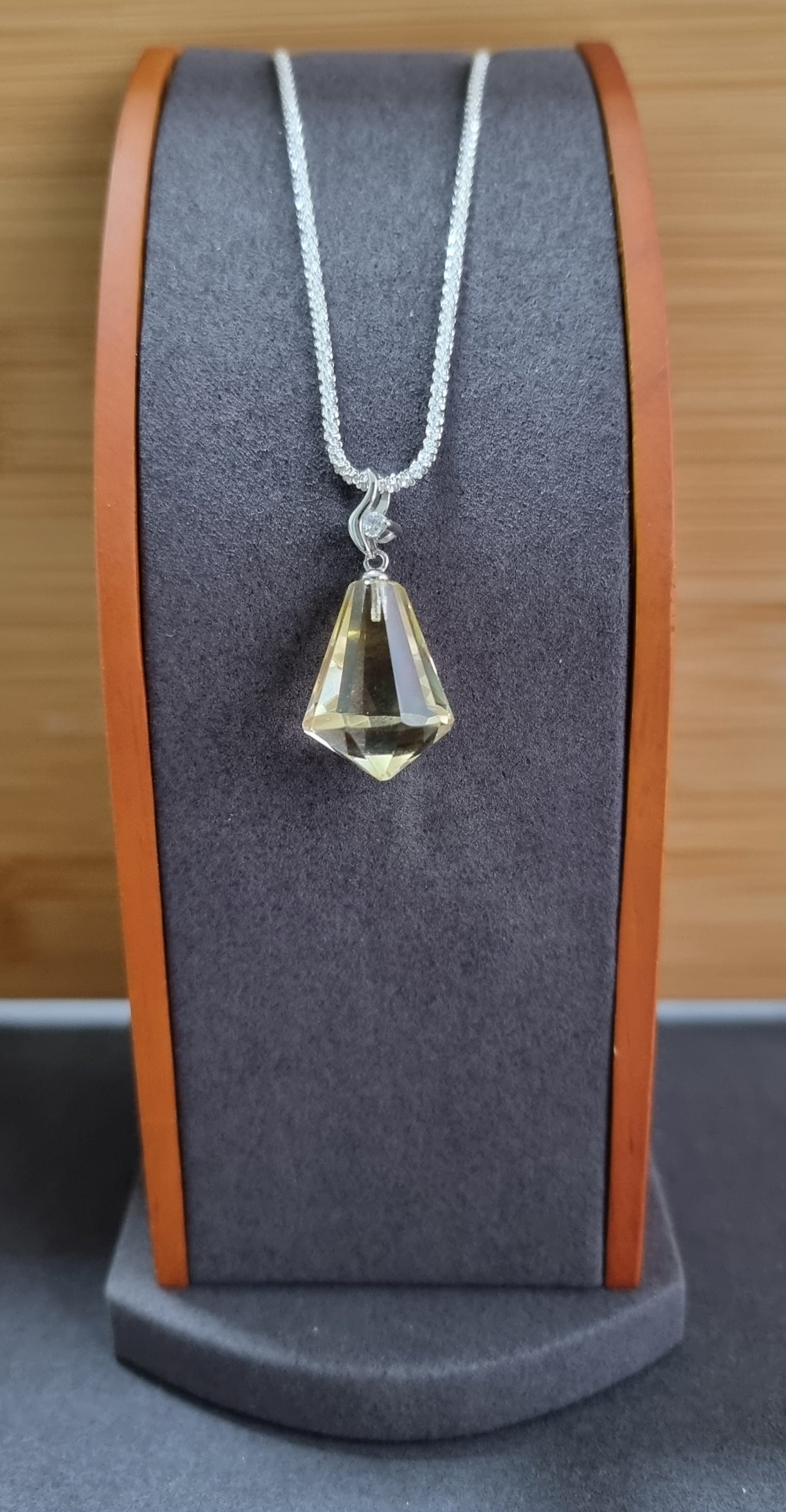 Citrine Faceted Cut Pendant's bail in S925 - Bleus Vault.C