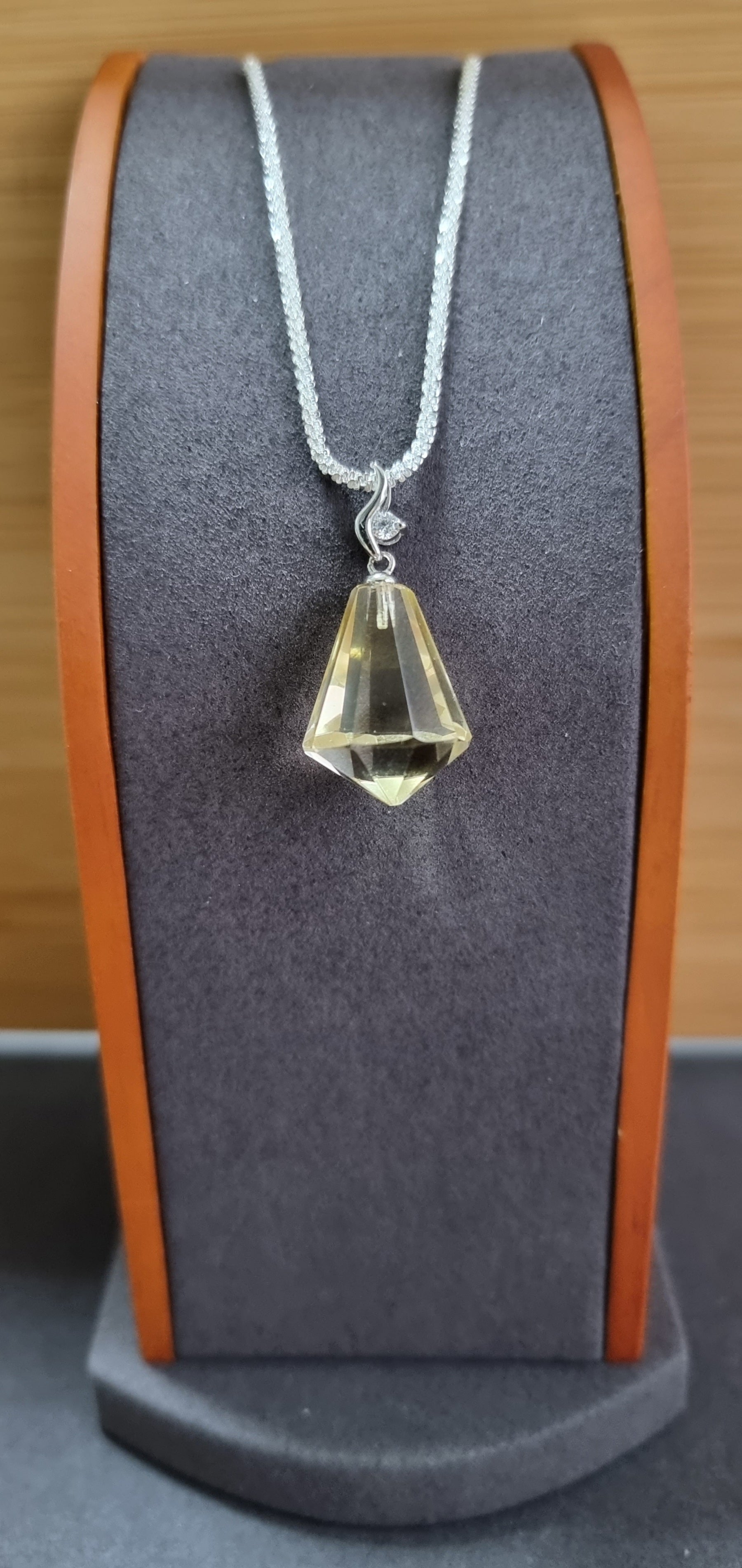 Citrine Faceted Cut Pendant's bail in S925 - Bleus Vault.C