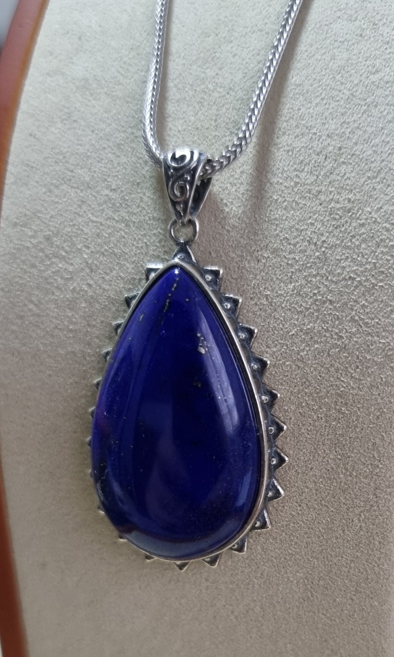 Lapis Lazuli Teardrop in S925 Silver with Certification (High Grade) 青金石 - Bleus Vault.C