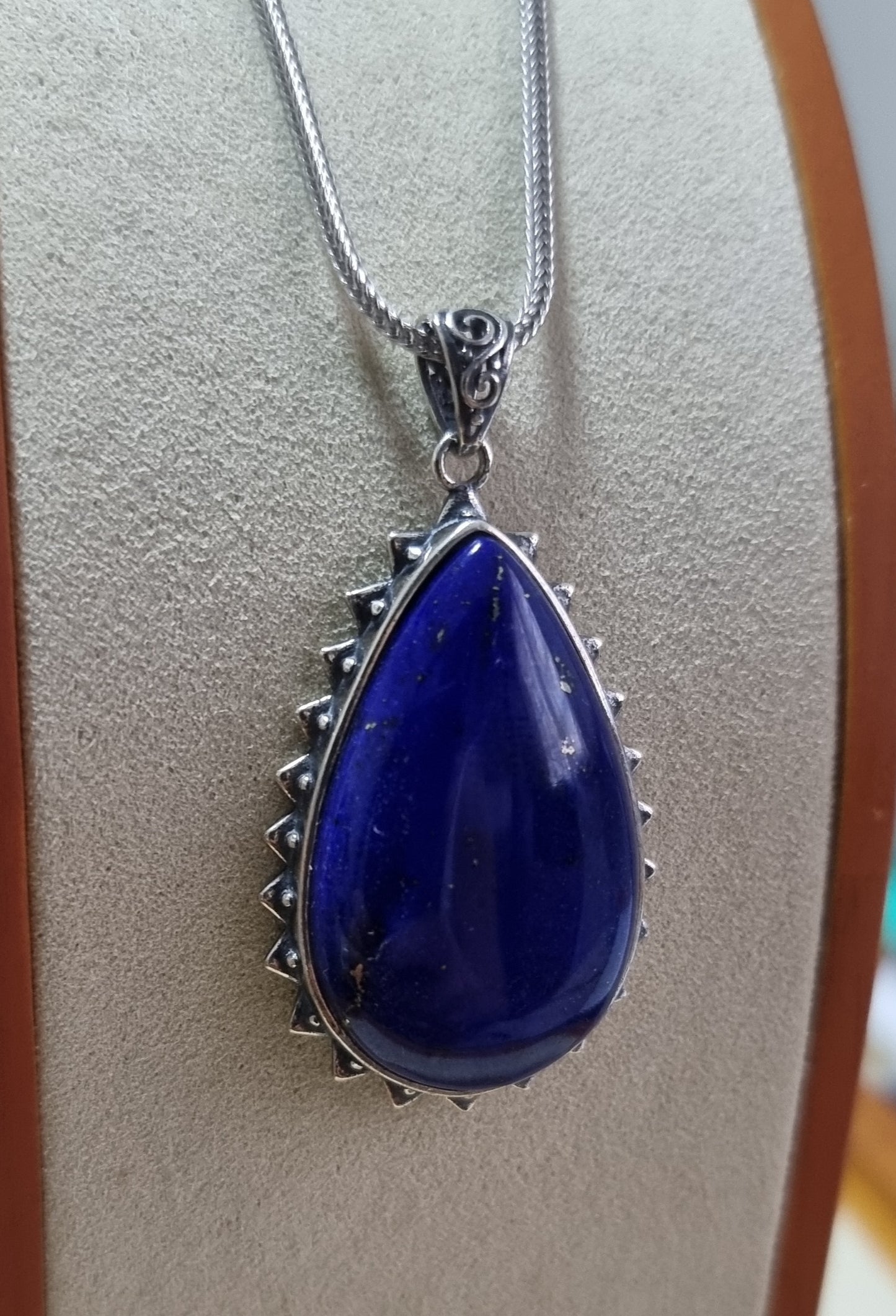 Lapis Lazuli Teardrop in S925 Silver with Certification (High Grade) 青金石 - Bleus Vault.C