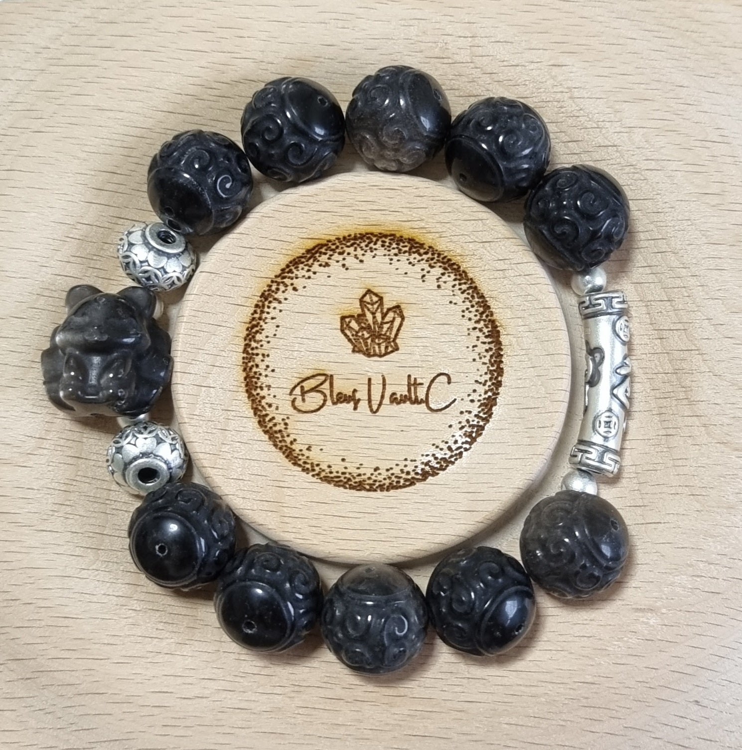 Obsidian Silver Sheen Nine Tailed Fox - Bleus Vault.C