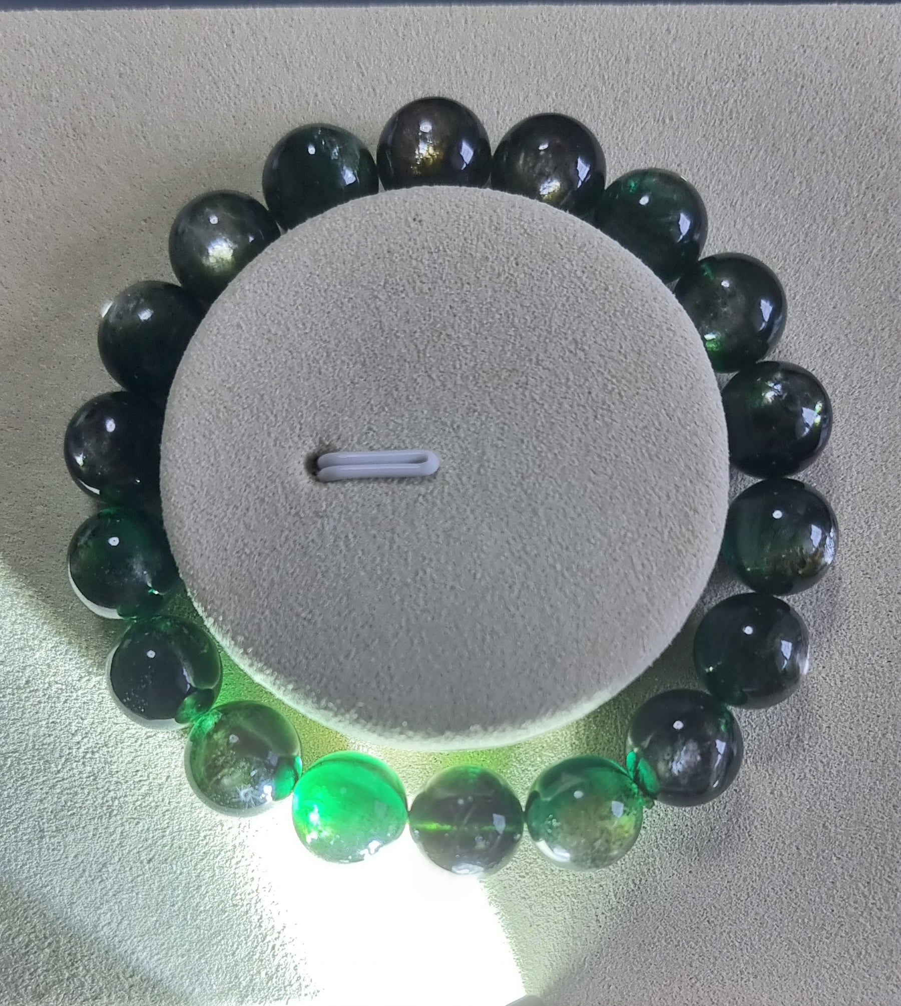 Devil Green Lepidolite (Top Premium Grade) 11.2mm 祖母绿 - Bleus Vault.C