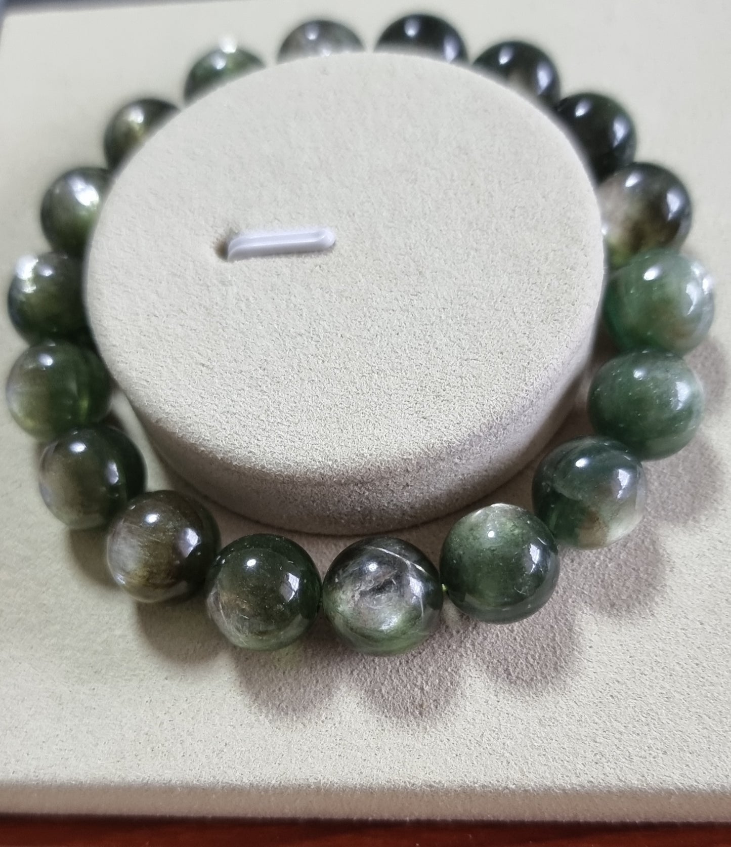 Devil Green Lepidolite (Top Premium Grade) 11.1mm 祖母绿 - Bleus Vault.C