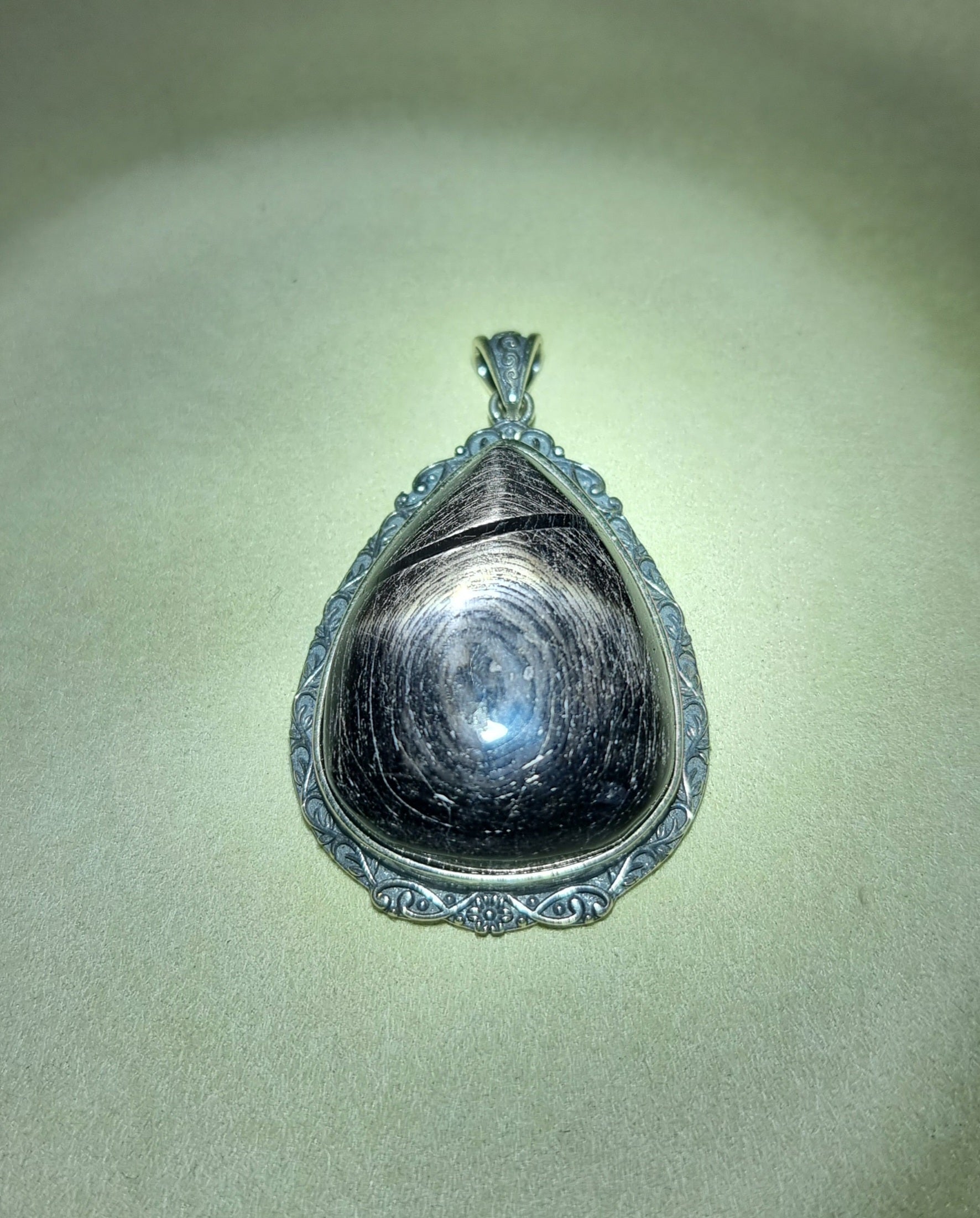 Hypersthene Eye in S925 Tibetan Vintage Silver with Certification (Top Premium Grade) 金运石 - Bleus Vault.C