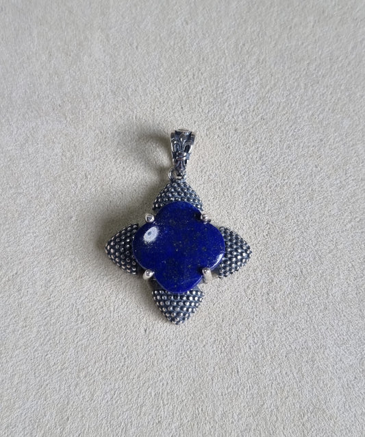 Lapis Lazuli Clover in Tibetan Vintage S925 Silver 青金石 - Bleus Vault.C