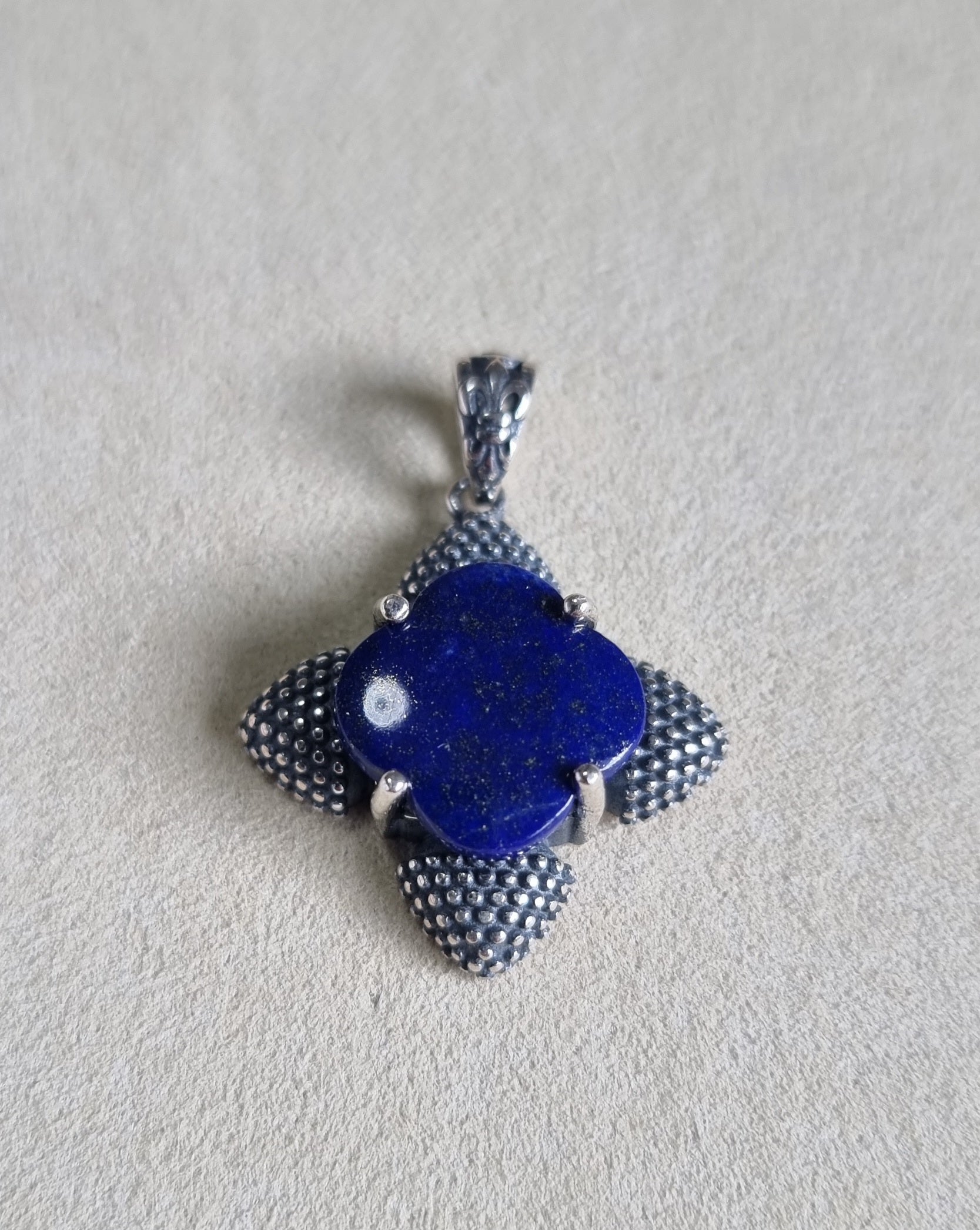 Lapis Lazuli Clover in Tibetan Vintage S925 Silver 青金石 - Bleus Vault.C