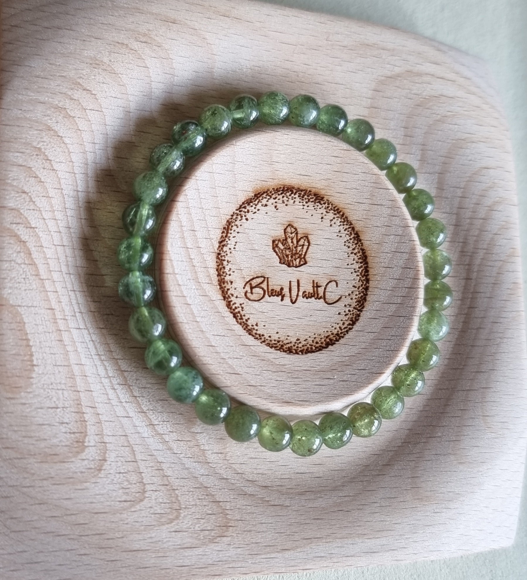 Green Apatite 6mm 绿磷灰石 - Bleus Vault.C