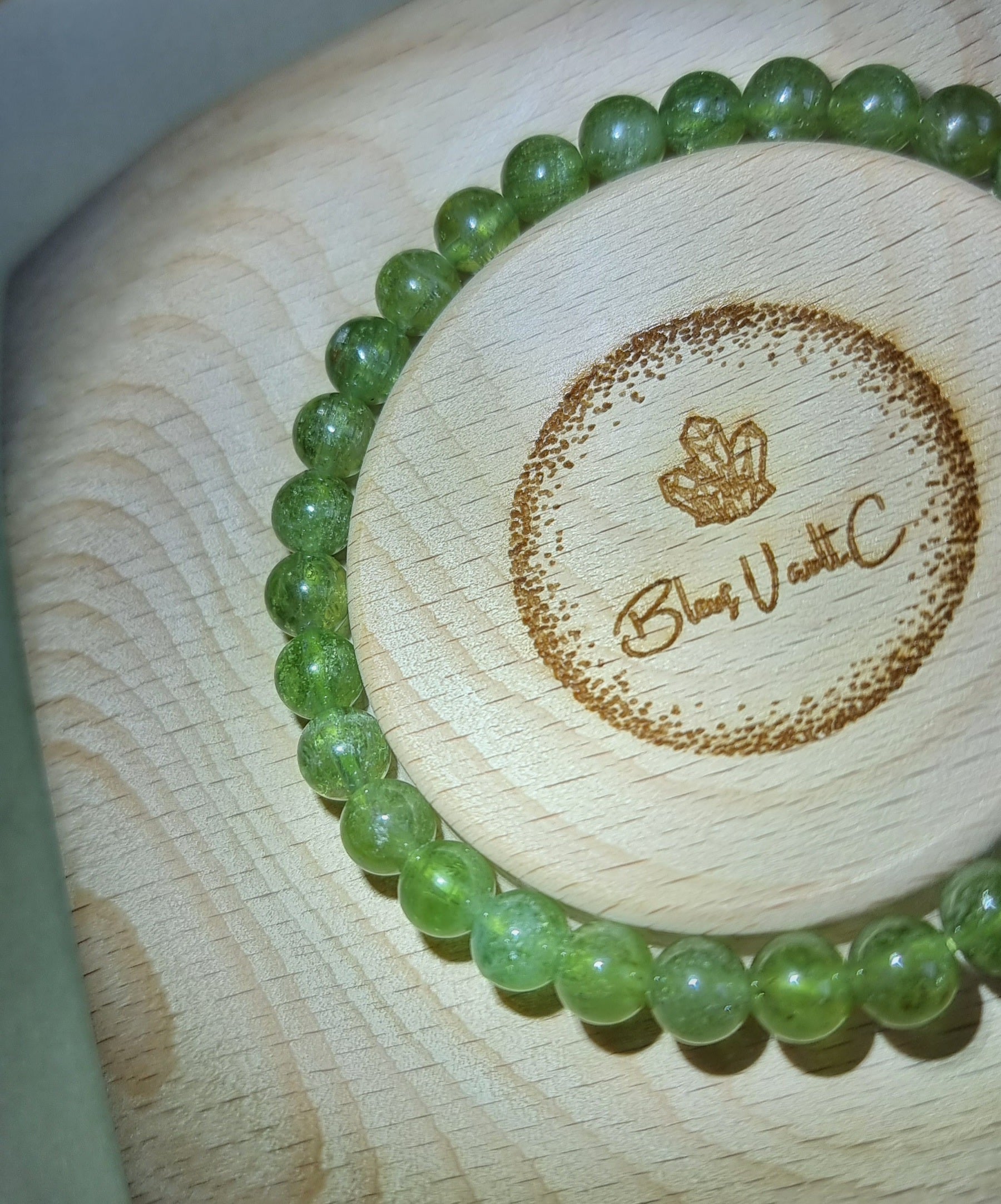 Green Apatite 6mm 绿磷灰石 - Bleus Vault.C