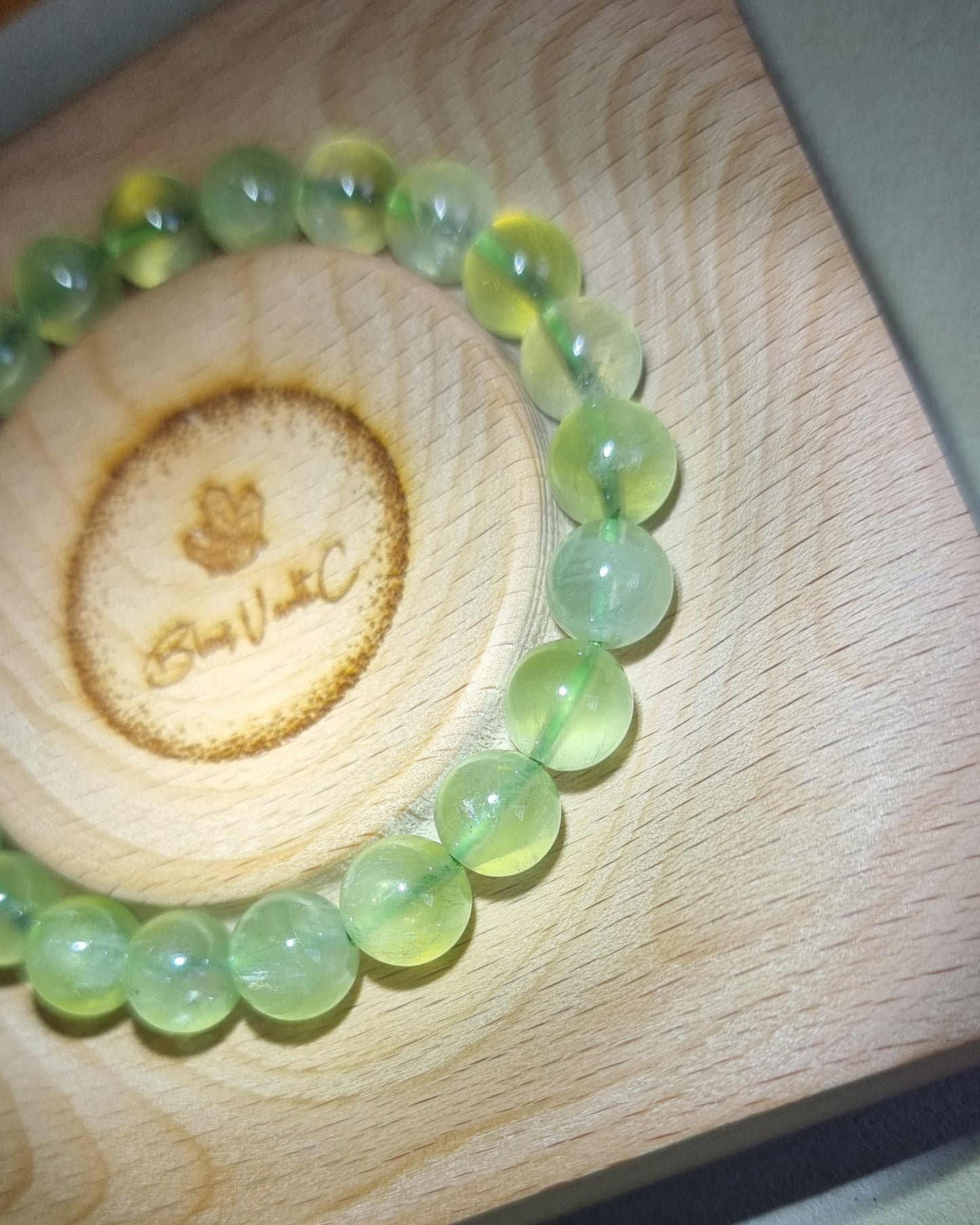 Green Prehnite Clear Clarity (Premium Grade) 9mm & 9.5mm 葡萄石