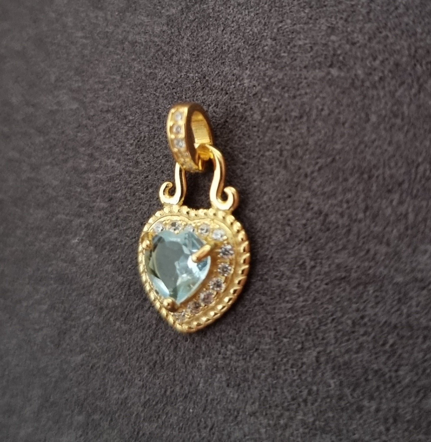 Blue Topaz Faceted Heart with Full Rhinstones in S925 Gold - Bleus Vault.C 
