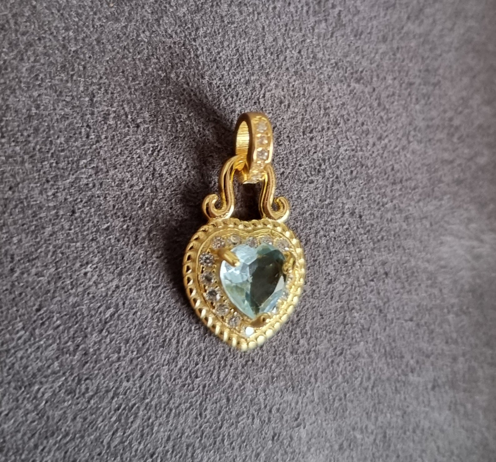 Blue Topaz Faceted Heart with Full Rhinstones in S925 Gold - Bleus Vault.C 