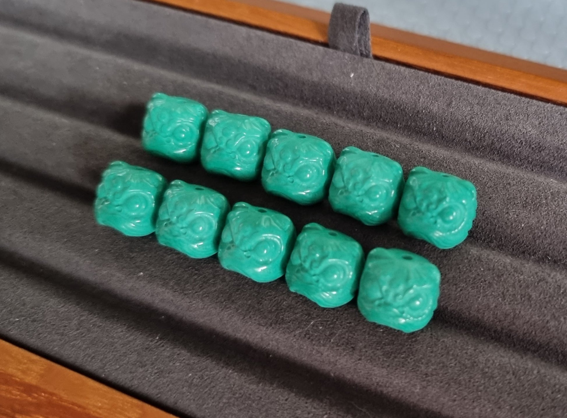 Turquoise Mongolia Guardian Lion - Bleus Vault.C 