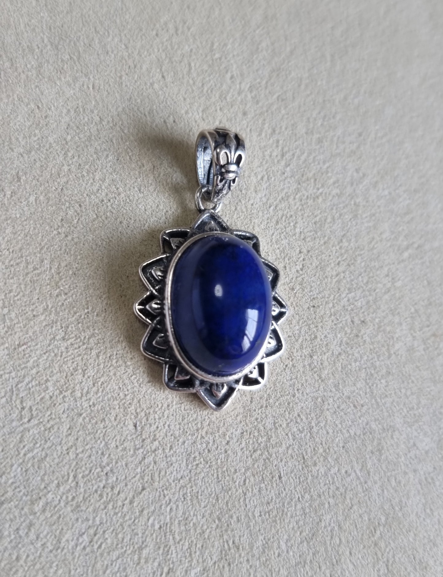 Lapis Lazuli Oval Lotus in Tibetan Vintage S925 Silver 青金石