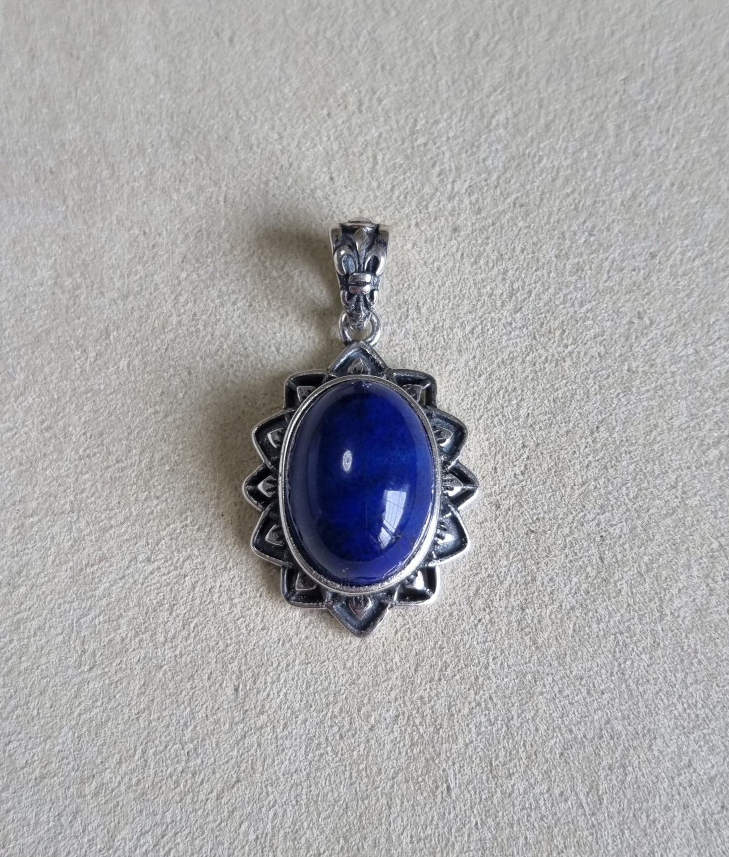 Lapis Lazuli Oval Lotus in Tibetan Vintage S925 Silver 青金石